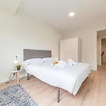 Modern In With Views *