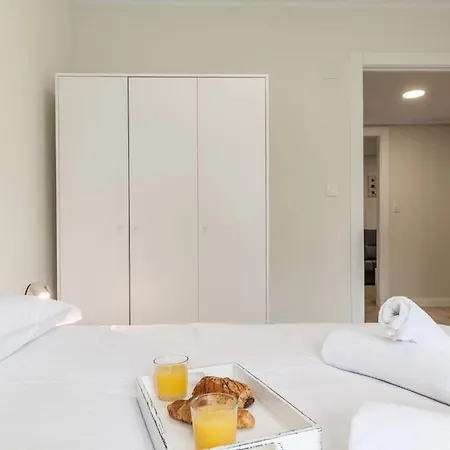 Modern In With Views Lejlighed *