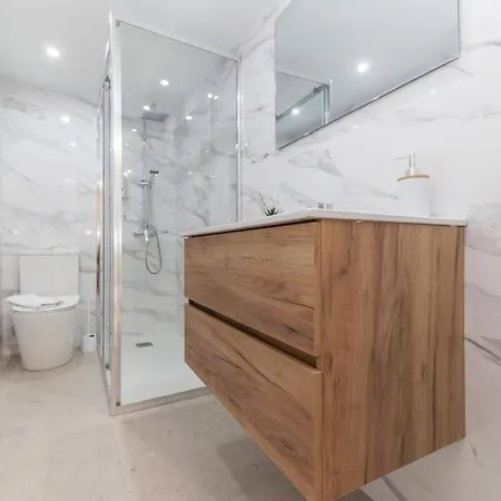 Lejlighed Modern In With Views Oviedo