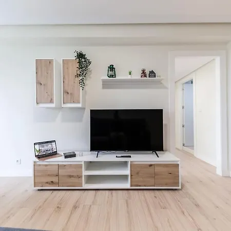 Modern In With Views *