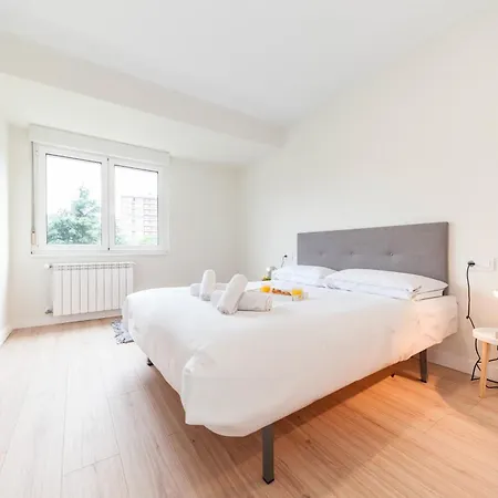 Modern In With Views Apartment *