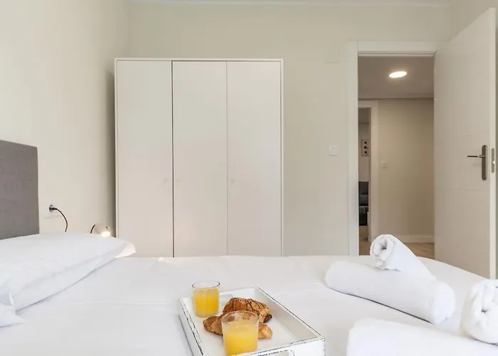 Modern In With Views Lägenhet *